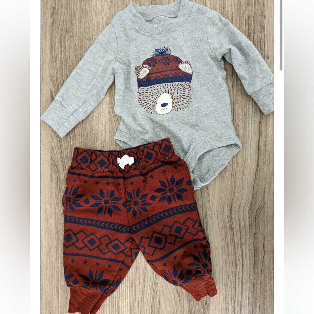 New two piece Carter’s bear outfit 18monthe